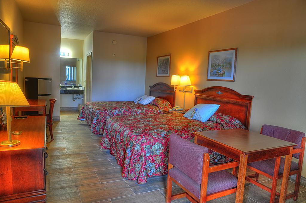 Lone Star Inn And Suites Victoria Exterior foto